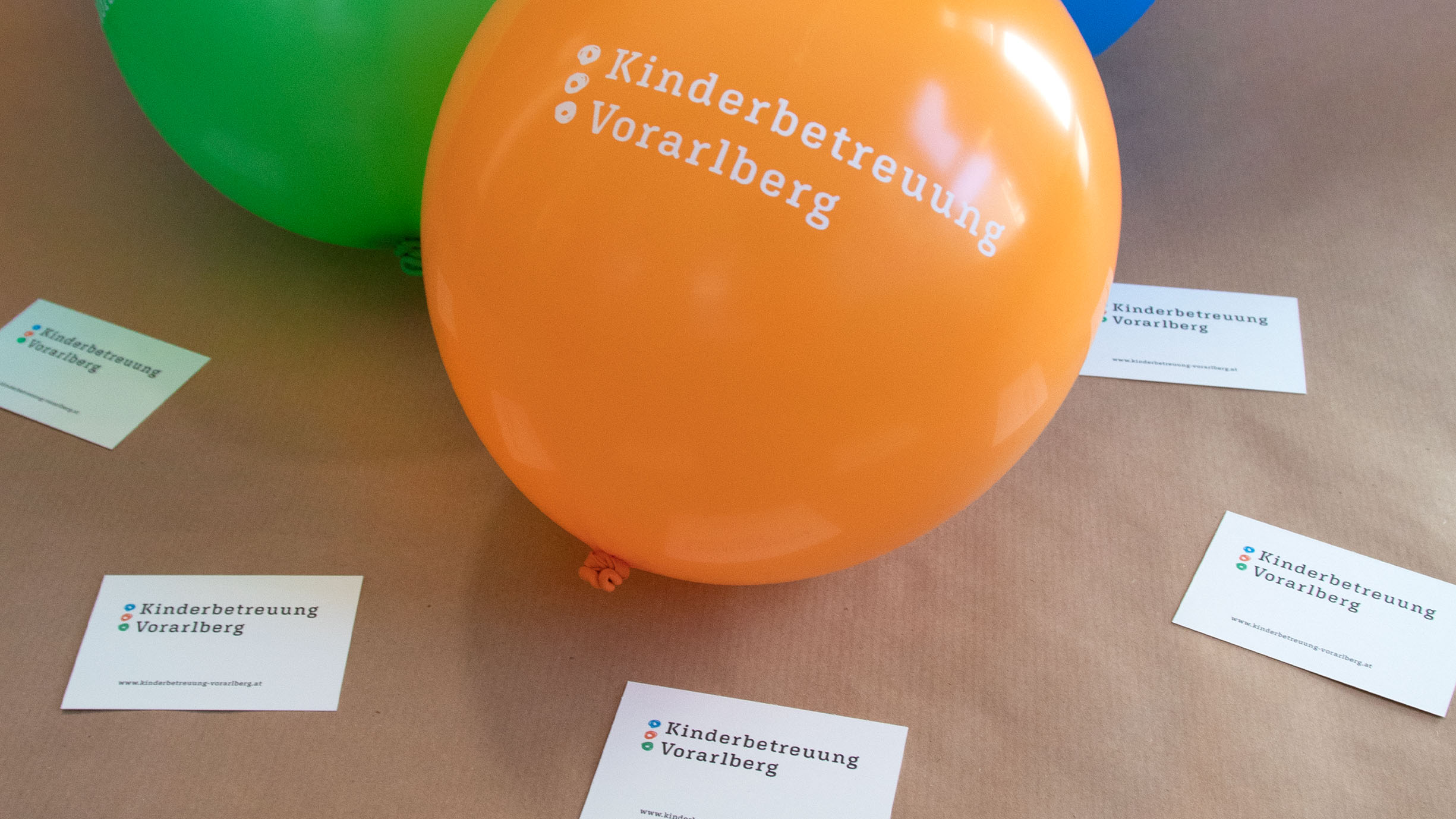 Luftballons Und Visitenkarten Kinderbetreuung Vorarlberg