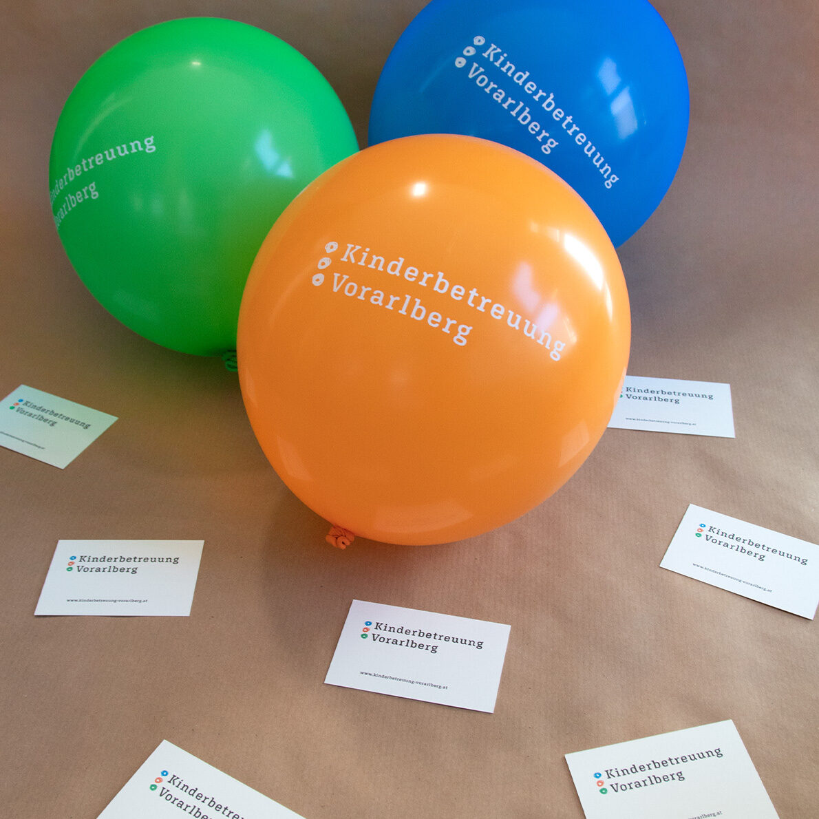 Luftballons Und Visitenkarten Kinderbetreuung Vorarlberg