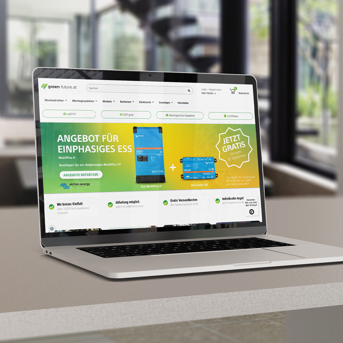 Macbook Auf Tisch Mit Green Futureat Website Geöffnet